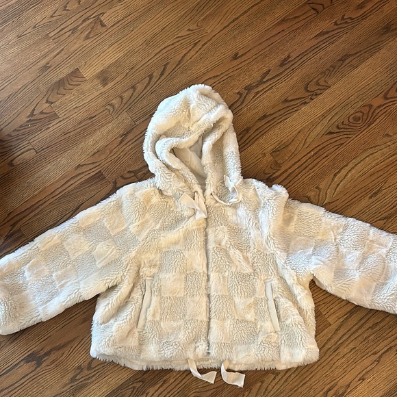 By Anthropologie Cropped Faux Fur Hooded Jacket NWT L - Picture 6 of 13